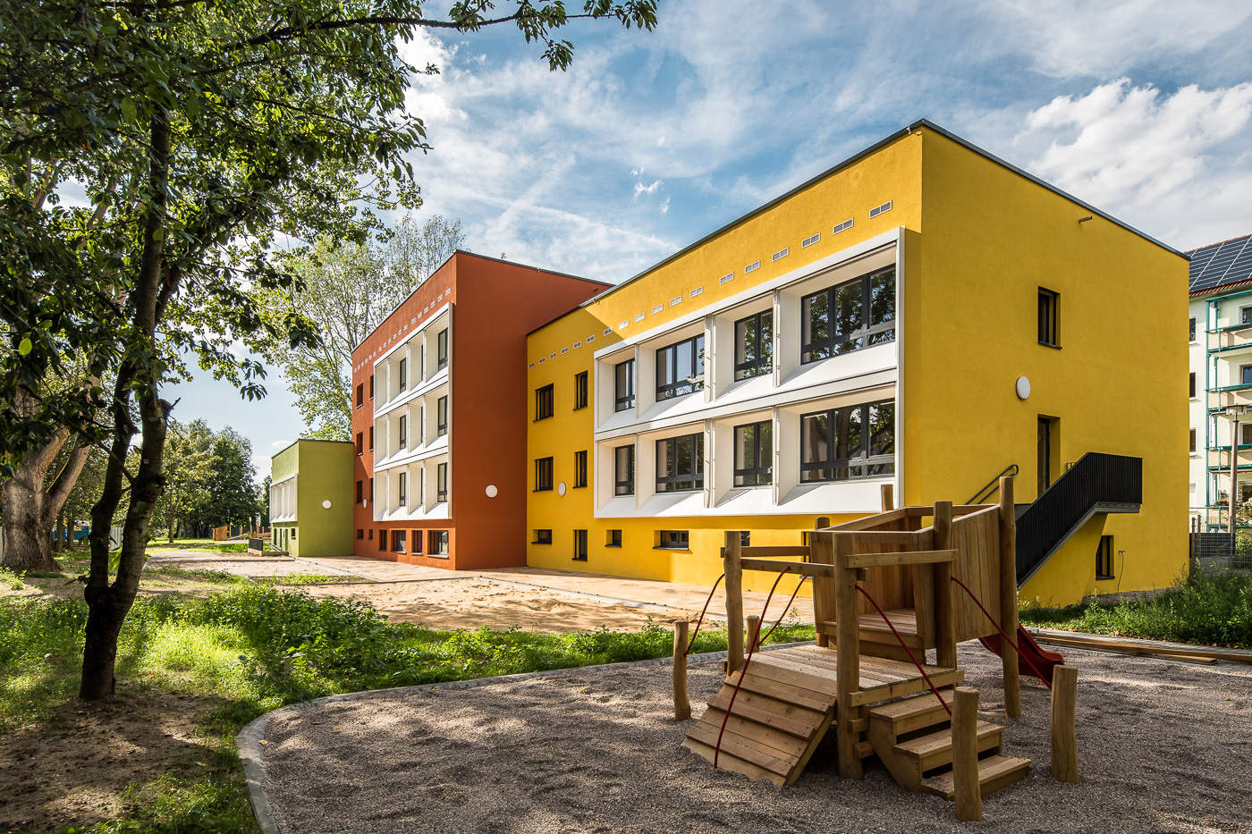Farbenfroh präsentiert sich die sanierte Kita in der Leonhard-Frank-Straße in Leipzig