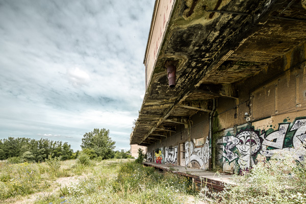 Verladerampe des Ha-La-Ge-Speichers am Lindenauer Hafen in Leipzig