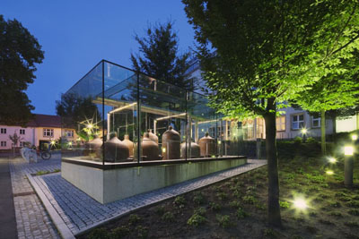 Architekurfotografie: bei Dämmerung kommen die Heliumtanks besonders gut zur Geltung Architekurfotografie: bei Dämmerung kommen die Heliumtanks besonders gut zur Geltung