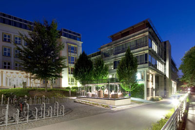 Architekturfotografie: Die Glaseinhausung an der TU Dresden Architekturfotografie: Die Glaseinhausung an der TU Dresden